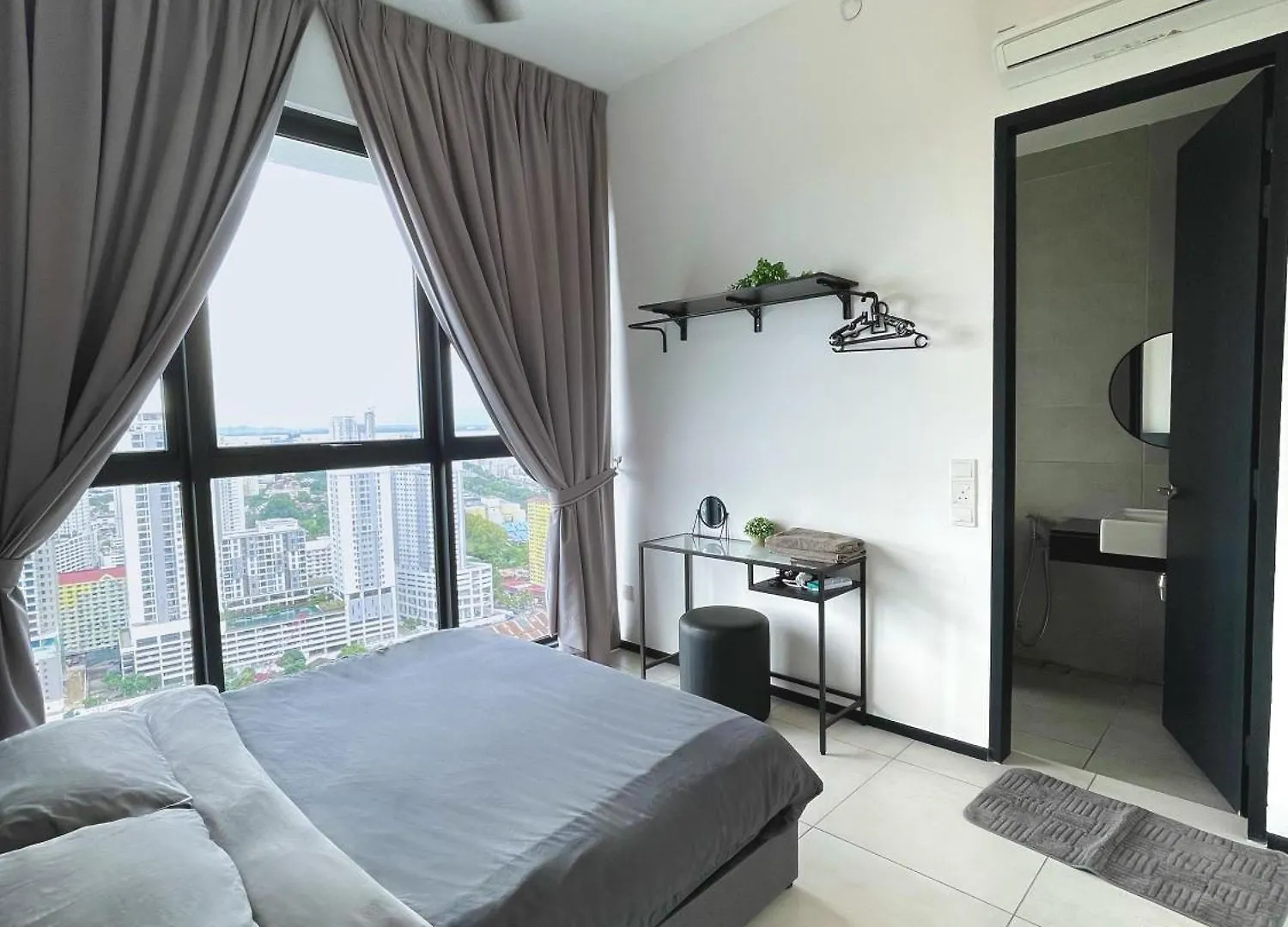 شقة Urban Suites Nest 2Br New Unit 2 Free Carpark High Floor Nice View Unit جورج تاون